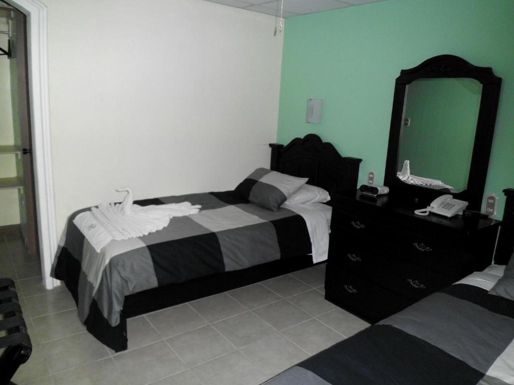 Hotel Eskalima Alajuela Chambre photo