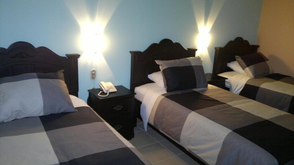 Hotel Eskalima Alajuela Chambre photo