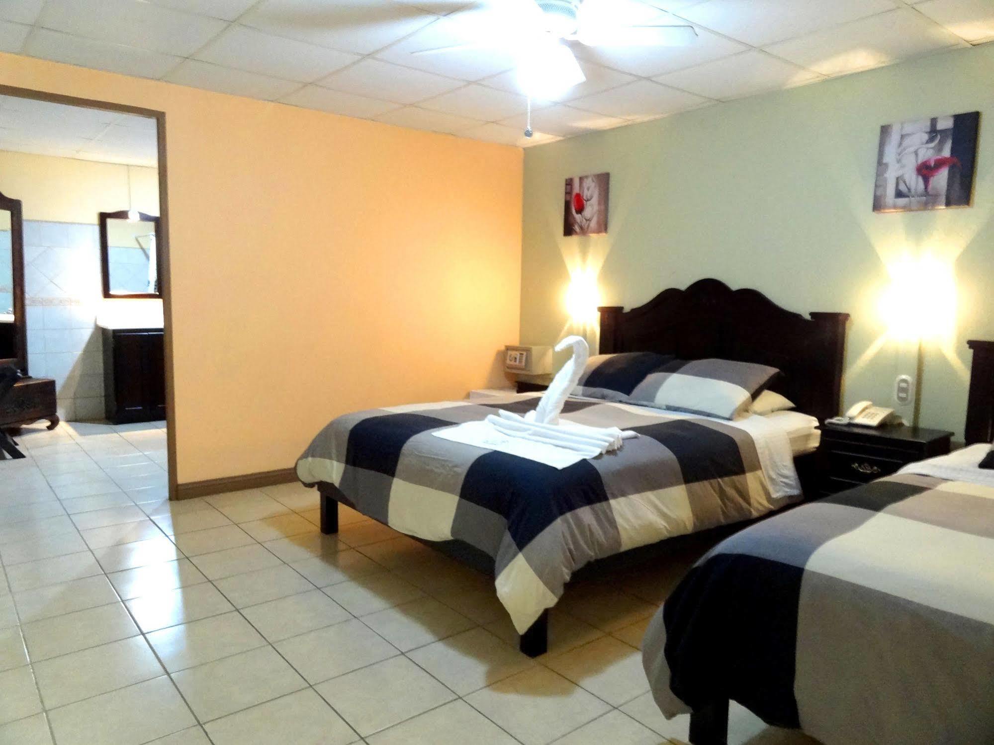 Hotel Eskalima Alajuela Extérieur photo